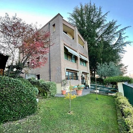 Hotel Visconti Cardano Al Campo Bagian luar foto