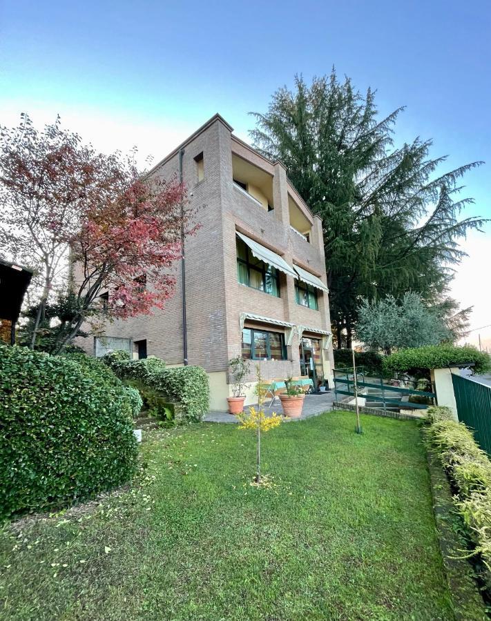 Hotel Visconti Cardano Al Campo Bagian luar foto